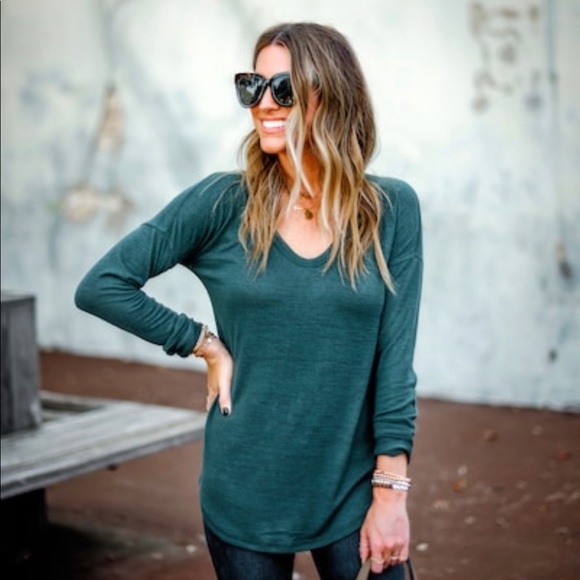 Cozy Long-Sleeve V-Neck Legging Tee Size M Burgandy - Picture 3 of 3